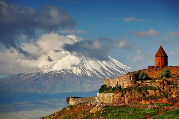 عوامل تاثیر گذار بر قیمت تور ارمنستان شهریور 1404